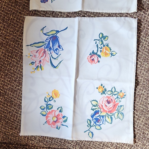 Two Vintage hand made napkins. - Picture 4 of 9
